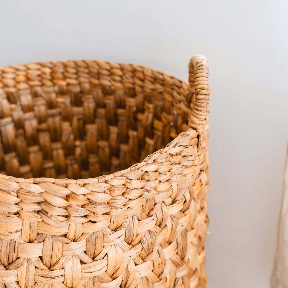 Rond geweven wasmand – Boho plantenmand – wasmand bruin – grote mand van waterhyacint RAJA (3 maten Ø 35/40/50 cm) - Afbeelding 7